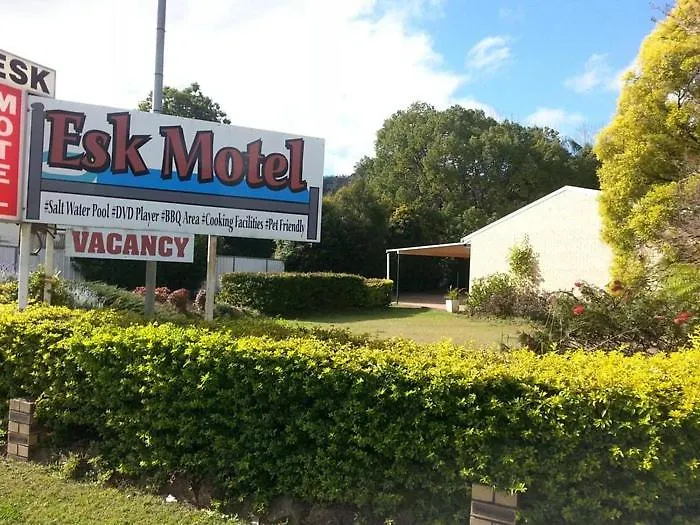 Esk Motel 0*,